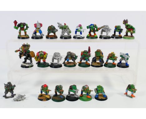 Warhammer - Games Workshop - A squad of 24 predominately painted metal Warhammer 40k Rogue Trader Space Orks. The figures whi