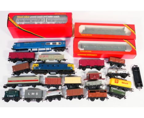 Hornby - Lima - Others - A predominately unboxed collection comprising mainly of OO gauge rolling stock with an unboxed diese