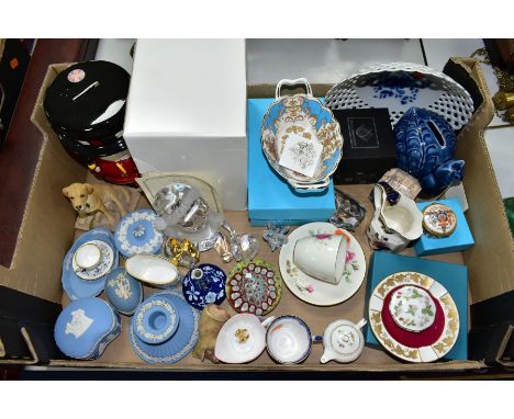 A GROUP OF ORNAMENTS, GIFT WARE, ETC, to include small Royal Worcester 'Enchantment' jug, height 4cm, Royal Doulton 'June' ca