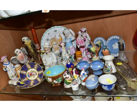 A GROUP OF LATE 19TH AND 20TH CENTURY CERAMICS, SILVER TOPPED ITEMS etc, to include Beswick Turtle Doves No 1022 (broken wing