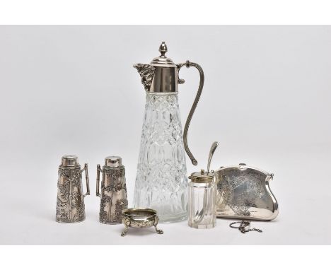 A STERLING SILVER EVENING PURSE AND A COLLECTION OF SILVER PLATED ITEMS to include, an early 20th Century silver plated press