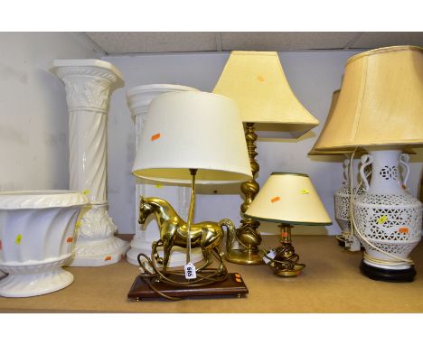 A GROUP OF FIVE TABLE LAMPS, a jardiniere with matching stand and a second jardiniere stand (8 items), two ceramic table lamp