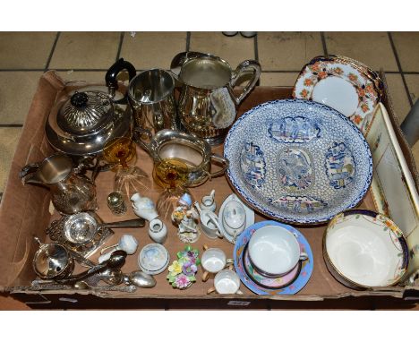 A BOX OF CERAMICS, SILVER PLATE AND GLASSWARE, including a set of three Roslyn Elmina tea plates, a late 19th Century Contine