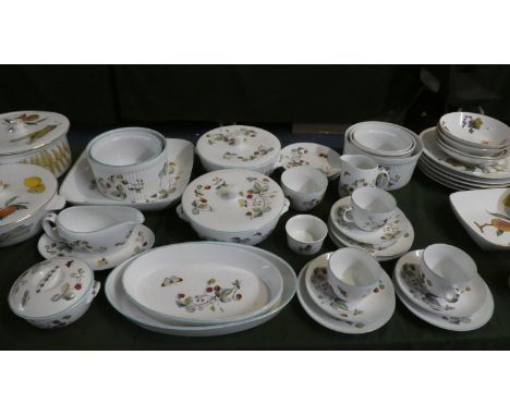 A Collection of Royal Worcester Strawberry Fair Tea and Dinnerwares 