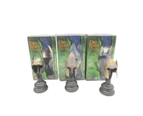 Lord of the Rings. Sideshow Collectibles 1:4 scale boxed figurines on stands to include Isildur's Helm, Numenorean Infantry H