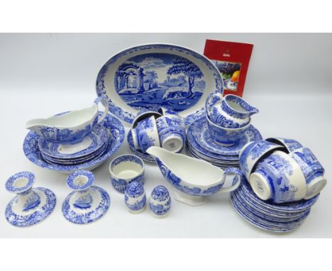 Spode Italian tea and table ware comprising eight cups and saucers, three extra saucers, larger cup and saucer, five tea plat