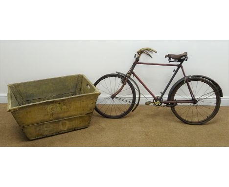 Vintage bicycle with swept back handlebars and a rectangular tapering wood planter Condition Report Click here for further im