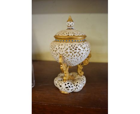 A Victorian Grainger &amp; Co Worcester reticulated vase and cover,&nbsp;18cm high, (minor restoration). 