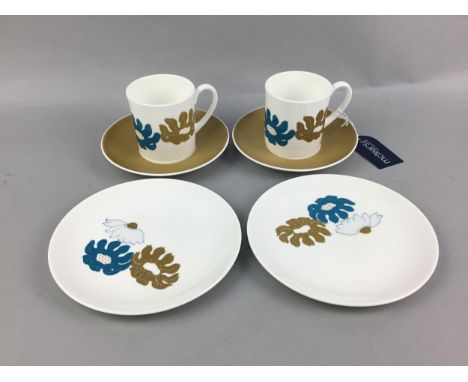 LOT OF WEDGWOOD SUSIE COOPER DESIGN COFFEE CUPS AND SAUCERS