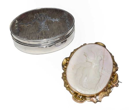 A silver and tortoiseshell snuff box; and cameo brooch, measures 6.4cm by 5.5cm (a.f.)