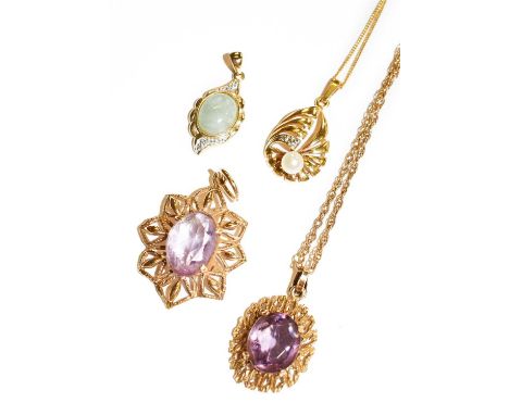 A 9 carat gold amethyst pendant on chain, chain length 48.5cm; a 9 carat gold cultured pearl pendant on chain, chain length 4