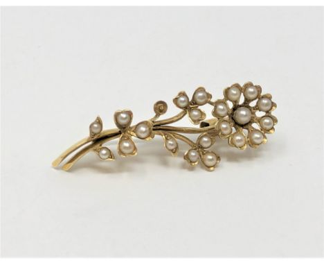 An antique 15ct gold pearl brooch, 3.2g.