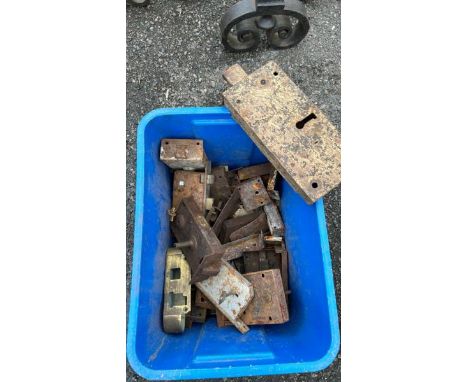 A QUANTITY OF VINTAGE DOOR LOCKS / ALL LOTS ARE LOCATED IN SL0 9LG, REGRETFULLY WE DO NOT OFFER SHIPPING, BUYERS MUST COLLECT