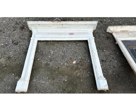 A LARGE CAST IRON FIREPLACE SURROUND, 132CM (H) X 140CM (W) X 21CM (D), INTERNAL 96CM (H) X 97CM (W) / ALL LOTS ARE LOCATED I