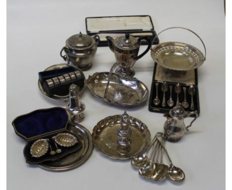 A good mixed lot of Victorian and later silver plated items, including sugar castors, cased salts, bachelor's coffee pot, cas