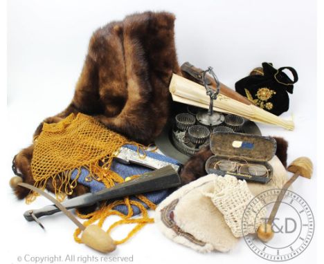 Three vintage purse, with a fox fur stole, two fans, a tan leather hunting flask case etc (Qty)