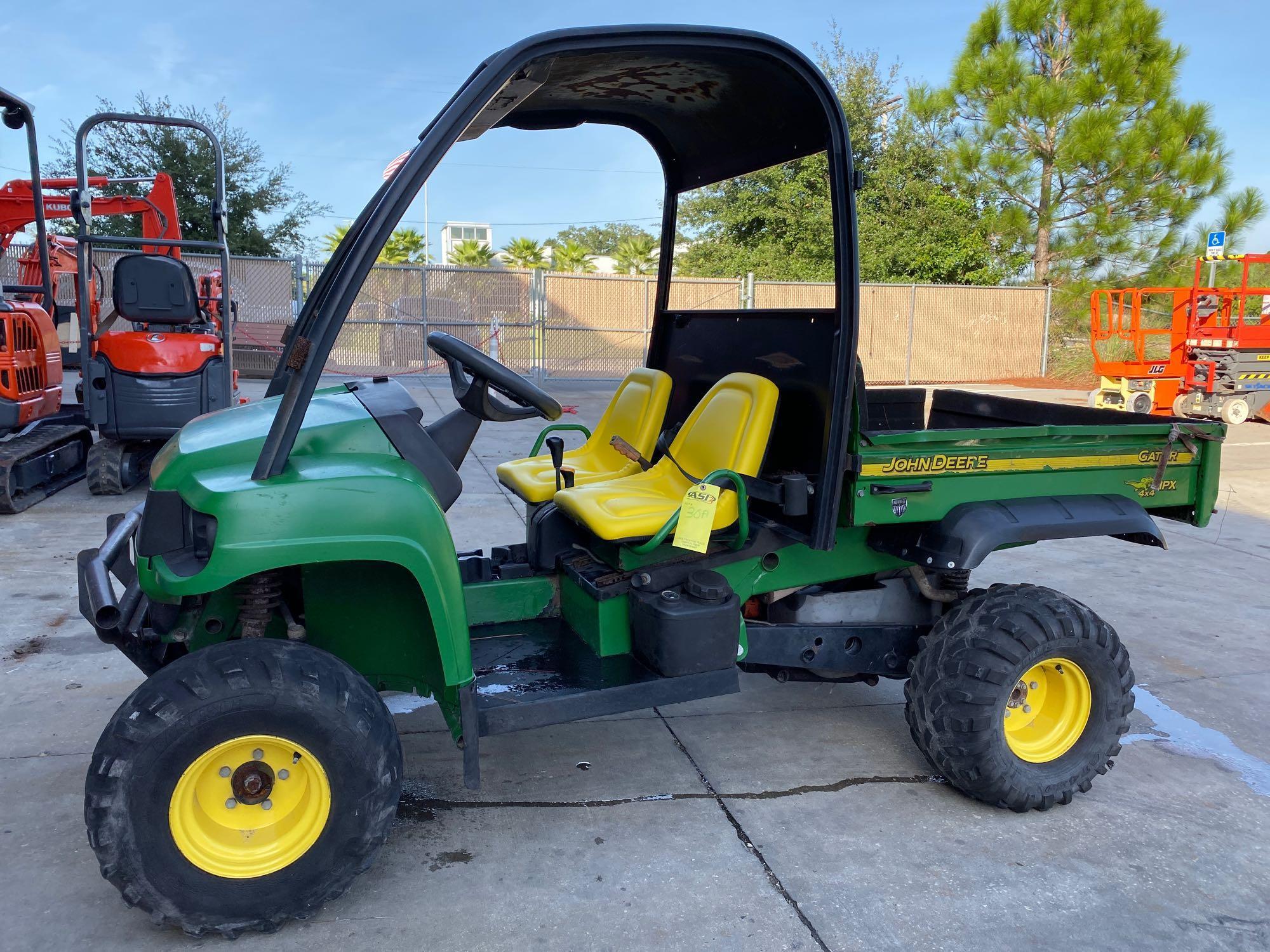 JOHN DEERE GATOR 4x4 HPX, RUNS AND DRIVES