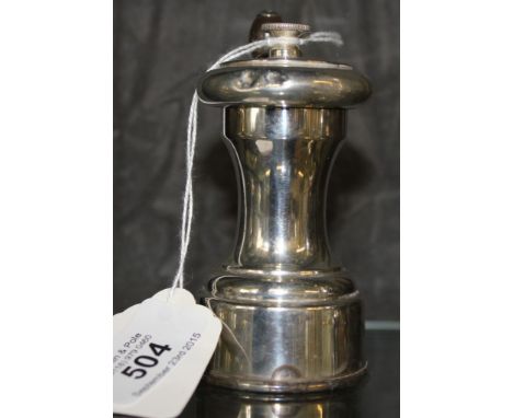 A London silver pepper grinder, 1922