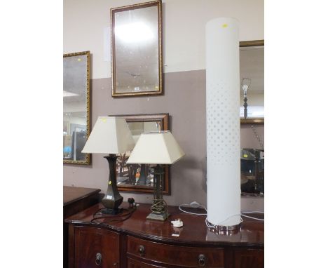 TWO MODERN DESIGNER STYLE TABLE LAMPS TOGETHER WITH A FLOOR LAMP (3)