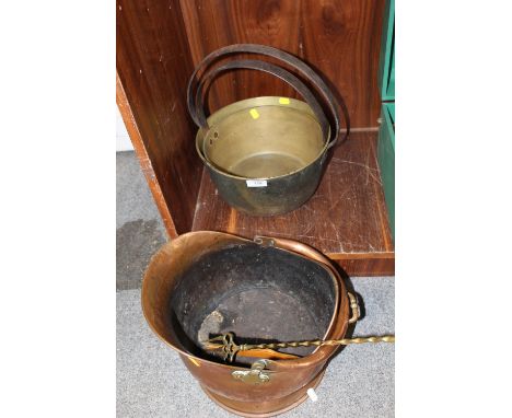 TWO VINTAGE BRASS JAM PANS TOGETHER WITH A COPPER COAL HELMET