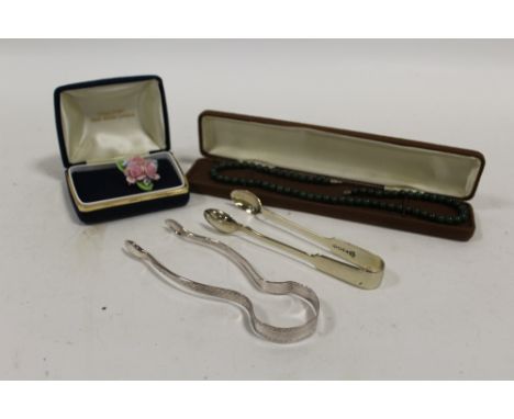 A MODERN JADE NECKLACE, WHITE METAL SUGAR TONGS ETC.