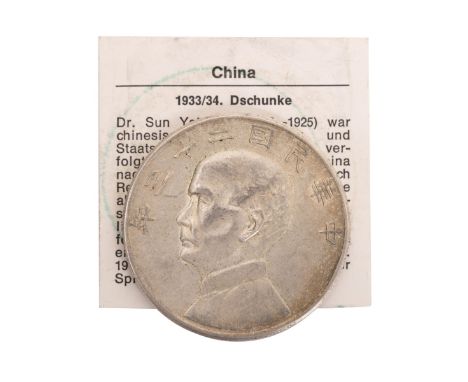 1934 China Republic 1 Yuan silver coin; obverse  engraved left portrait of Sun Yat-sen (1866-1925),  and Zhong Hua Ming Guo E