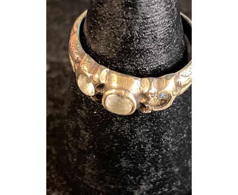A antique 9ct gold ring size K 1.67 grams 