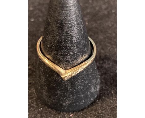 A 9ct gold &amp; diamond ring size O 1.12 grams 