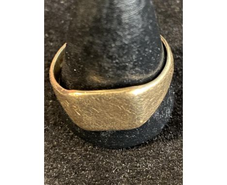 A 9ct gold signet ring size Z 5.22 grams 