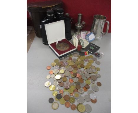 A small quantity of mixed worldwide coins and notes, together with a Kodak end of service medal and other items to include bi