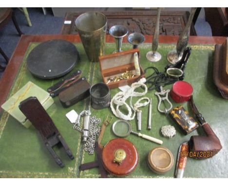 A mixed lot to include a Talamona pipe, a Rubdis disc, an onyx cigarette box, two keys to include an Acme Scout Master pipe, 