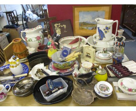 Mixed 20th century household items comprising two 2 wash bowl sets, a Denby black glazed cornucopia shallow bowl, vintage chi