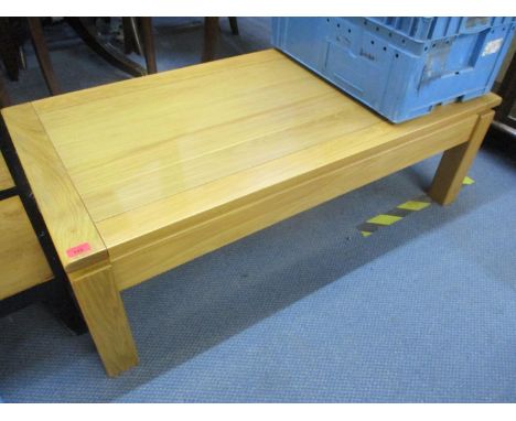 A modern light oak coffee table 40cm h x 125cm w x 60cm d Location: LAF 