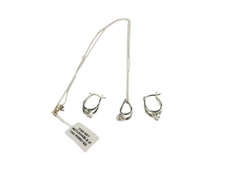 SILVER NECKLACE AND MATCHING PAIR OF EARRINGS 