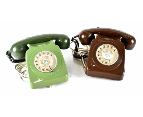 Two vintage telephones, one green and one brown (2).
