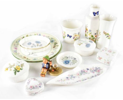 A small quantity of ceramics to include  Ainsley 'Cottage Garden' vases and small planter, Wedgwood 'Kutani Cranes' oval pin 