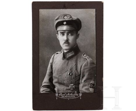 Leutnant d.R. Emil Thuy (1894 - 1930) - signiertes Portraitfoto, 1917  Brustportrait in Uniform mit EK I. Eigenhändig in Tint