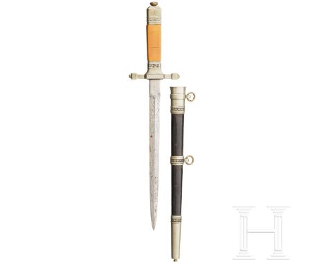 Dolch M 1924 für Offiziere der Armee  Vernickelte, schauseitig geätzte Klinge mit Blattranken, polnischem Adler und Inschrift