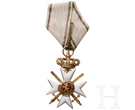 Militärorden "Für Tapferkeit", Kreuz 3. Klasse, 1. Modell (1880-86)  Silber, vergoldet, emailliert, an altem pentagonalen Ban