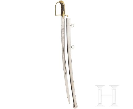 Säbel M 1921/22 für Offiziere der Kavallerie  Leicht gekrümmte, beidseitig dreifach gekehlte, vernickelte Klinge (etwas berie