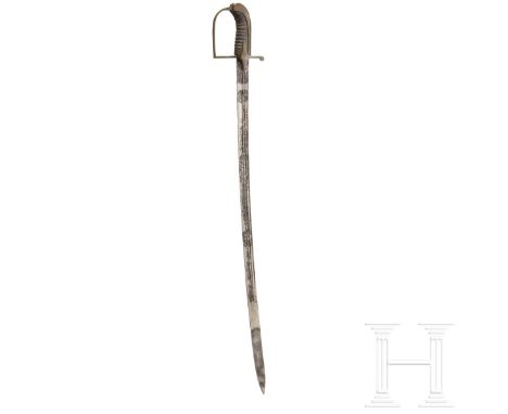 Säbel M 1921/22 für Offiziere der Kavallerie  Leicht gekrümmte, beidseitig dreifach gekehlte, vernickelte Klinge mit starken 