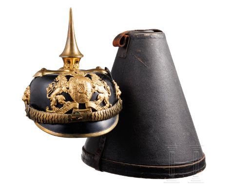 Helm M 1886 für Angehörige der Gendarmerie  Schwarz lackierte Lederglocke (eingesunken) mit rundem Vorderschirm und vergoldet