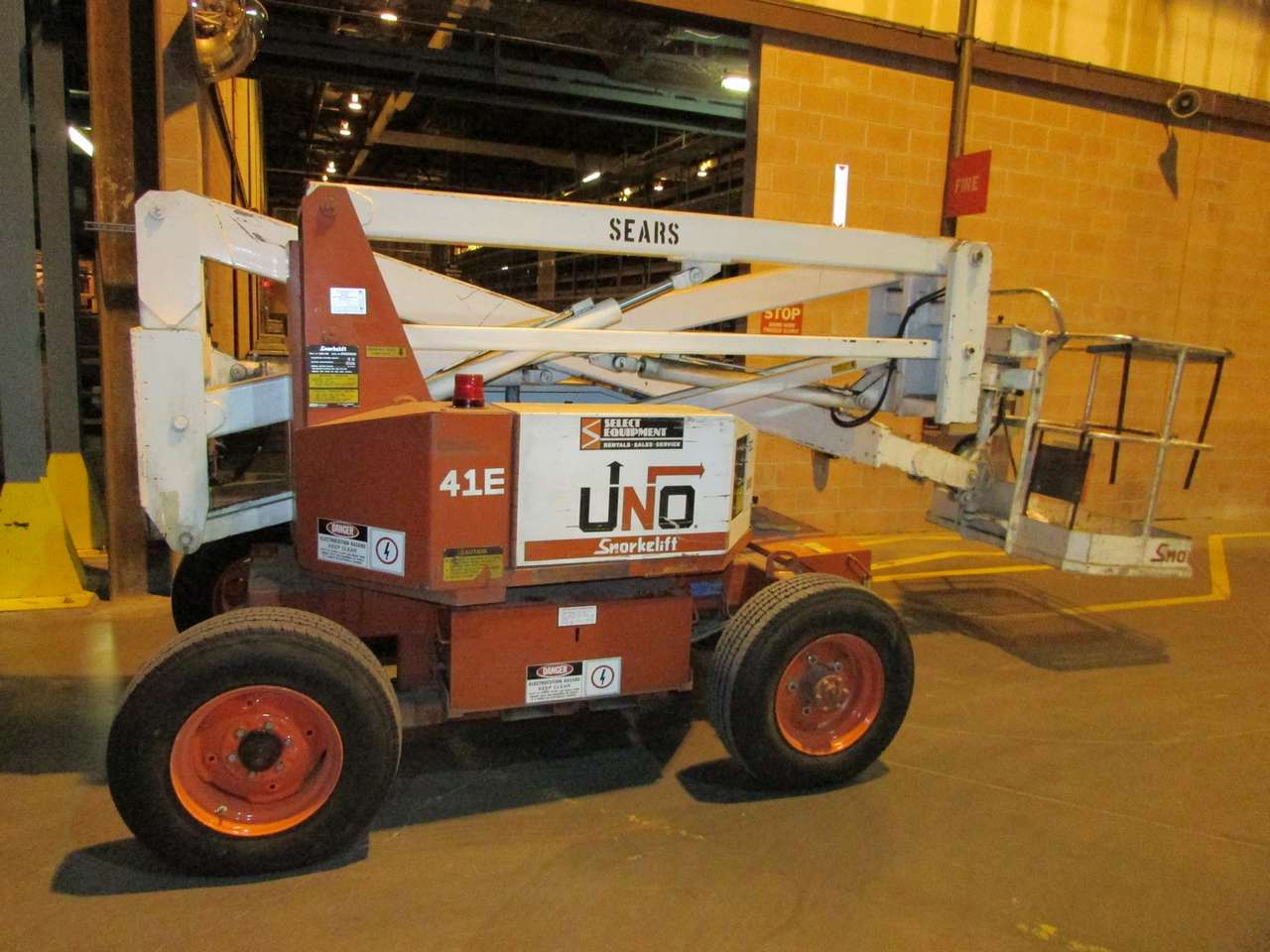 Snorkel Lift Uno41E 48V Electric Boom Lift 500 Lb. Capacity, 40'10