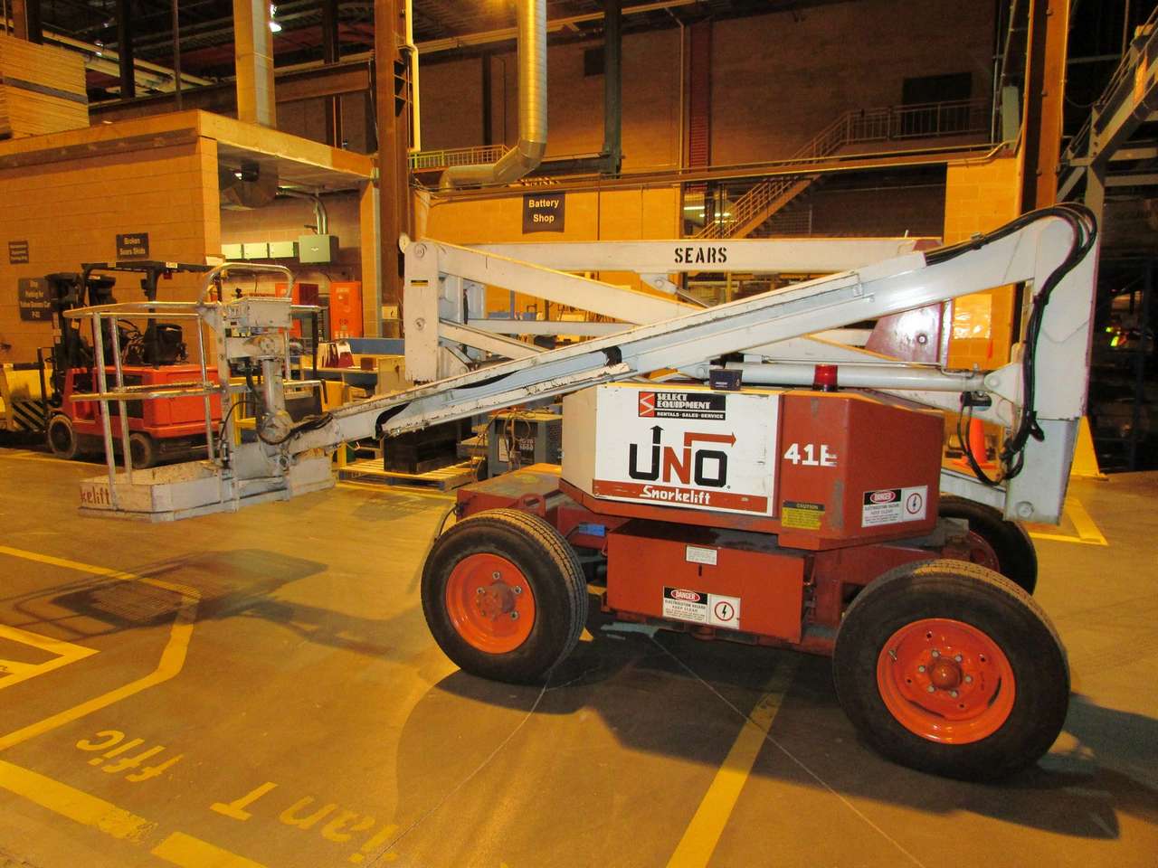 Snorkel Lift Uno41E 48V Electric Boom Lift 500 Lb. Capacity, 40'10