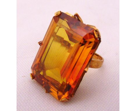 Yellow gold and citron dress ring, gold tested 9ct, approx total weight 13.0g