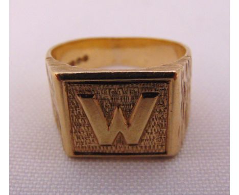 9ct yellow gold signet ring, approx total weight 10.4g