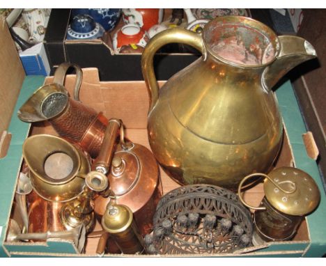 Tray of assorted metal ware to include Thomas and Williams of Aberdare miners lamp, vintage copper kettle, copper jugs, large