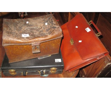 Vintage tin box, together with a leather satchel and a leather briefcase. (3)(B.P. 24% incl. VAT)
