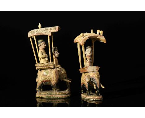 Two chess pieces - white king and queen «howdah»Two chess pieces - white king and queen «howdah», carved, painted and gilt iv