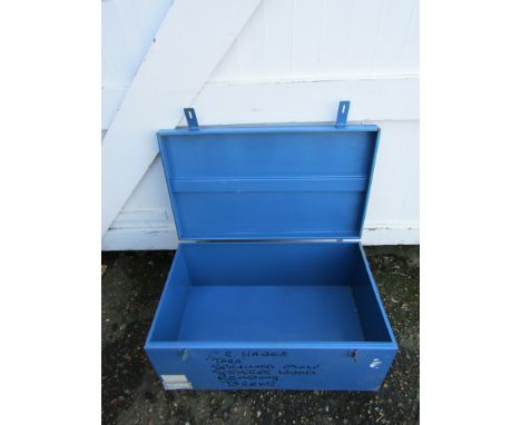 Large metal tool trunk H37cm W80cm D50cm approx&nbsp;